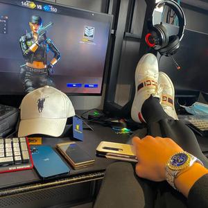 海南裸休美女撒尿露脸视频
